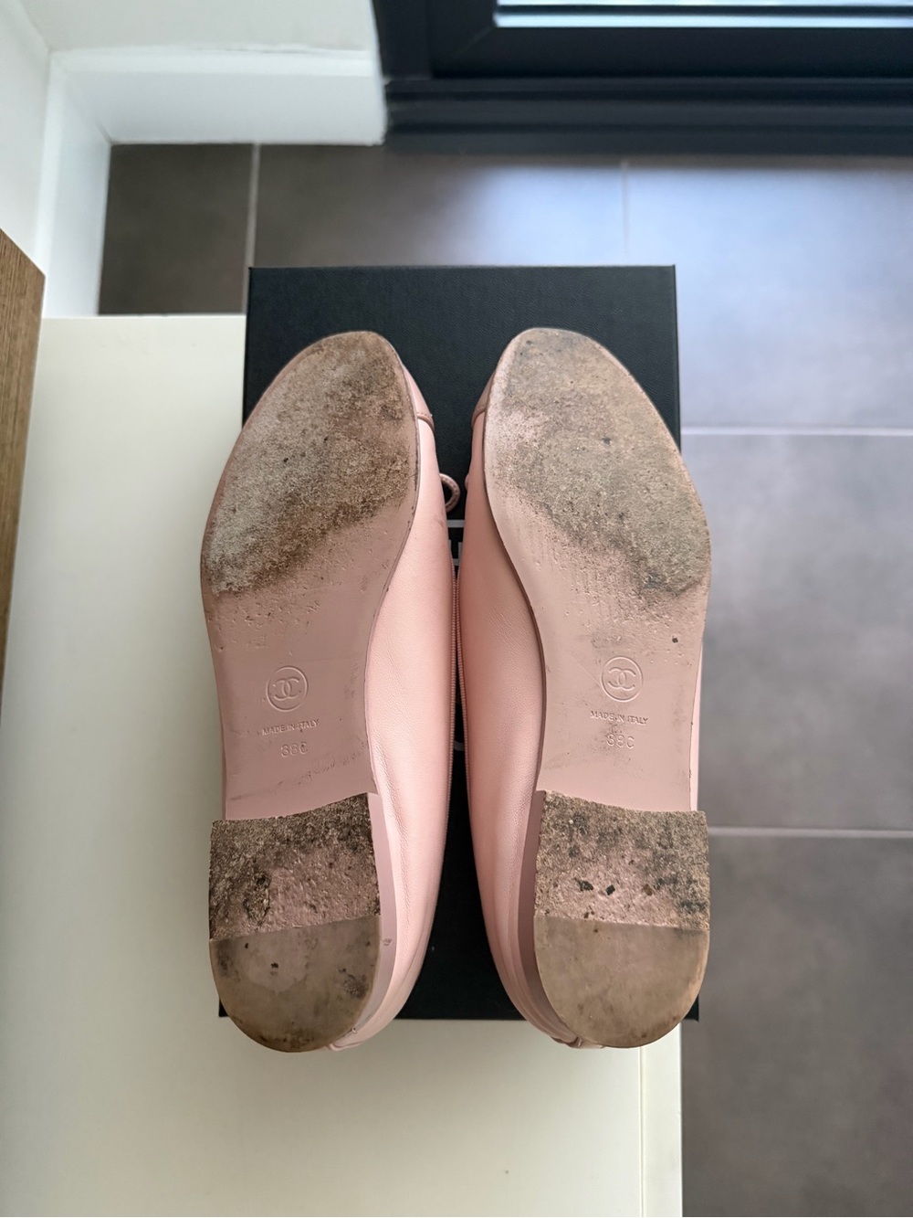 CHANEL Blush Pink Leather Ballet Flats with Bow & CC Logo - Picture 7 of 7